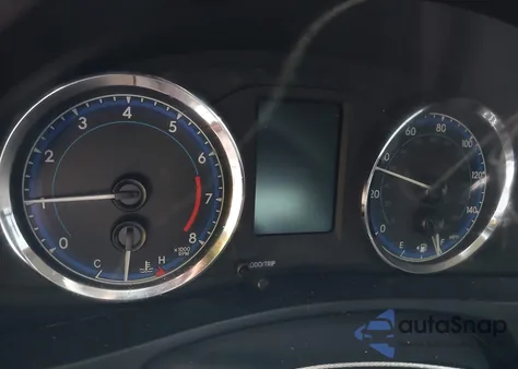 2018 Toyota Corolla Le из США, поврежденный, VIN 5YFBURHE3JP803202